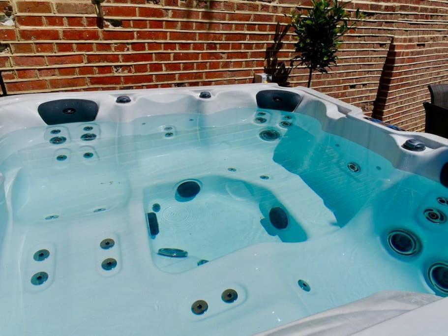 Huge Luxury 8 Bed Manor House Hot Tub Pool Table Villa Saffron Walden Ngoại thất bức ảnh